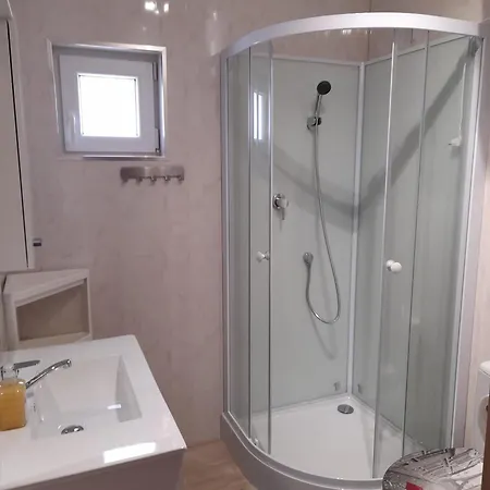 ロッジ Malwa Letniskowe ルシノボ